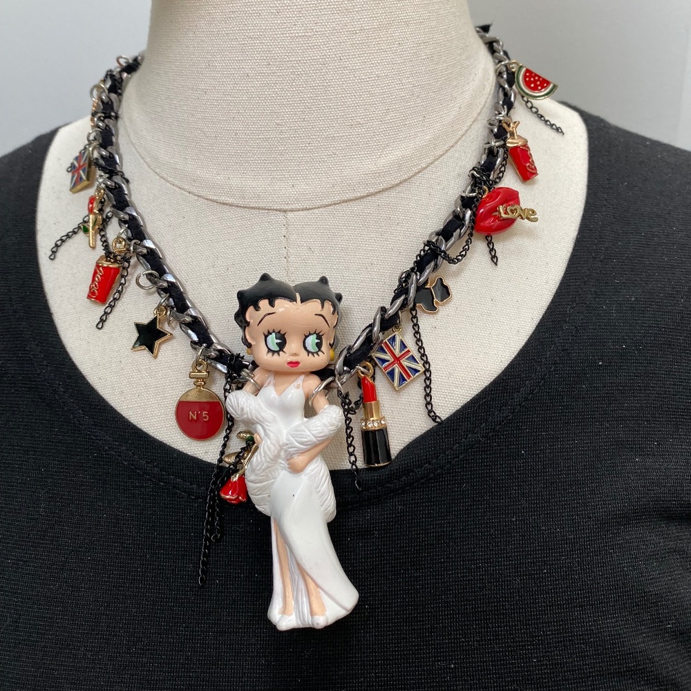 Betty Boop In A White Gown Necklace